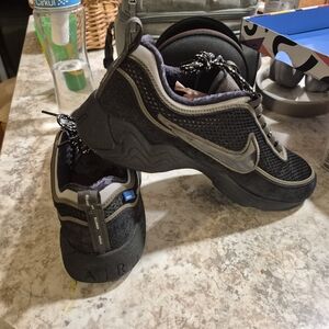 Undefeaded X Nike Zoom spiridon Phantom Black